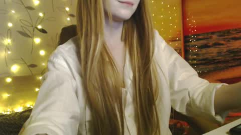 Snapshot of ivy_dean_ chatting on 02.07.25 Ivy online show from 02.07.25