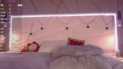 Snapshot of ivy_soul chatting on 12.19.24 IVY online show from 12.19.24