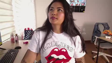 Snapshot of ivy_soul chatting on 01.12.25 IVY online show from 01.12.25