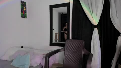 I V Y online show from 04.17.26