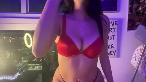 ivy and winter online show from 02.16.26