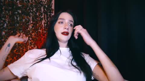 Snapshot of ivyjonson chatting on 01.19.25 Miss Ivy online show from 01.19.25