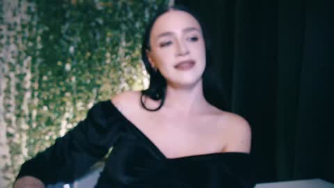 Snapshot of ivyjonson chatting on 01.28.25 Miss Ivy online show from 01.28.25