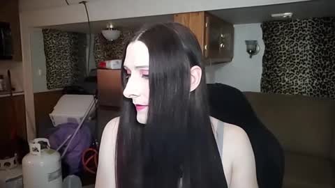 IvyRose499 online show from 02.20.25