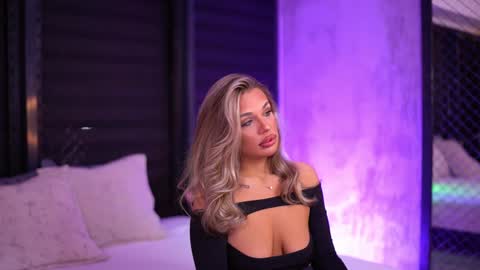 IvyRowa online show from 01.17.25