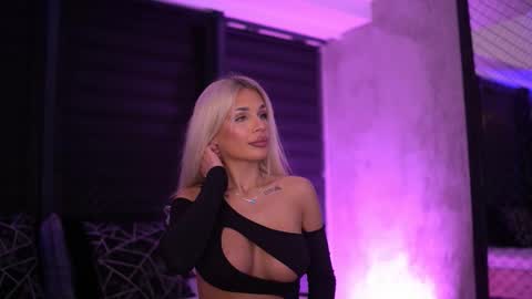 IvyRowa online show from 09.24.25