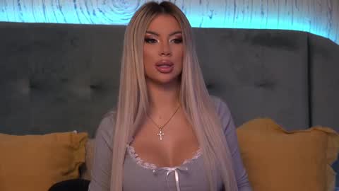 Snapshot of ivyrubens chatting on 12.20.24 Ivy online show from 12.20.24