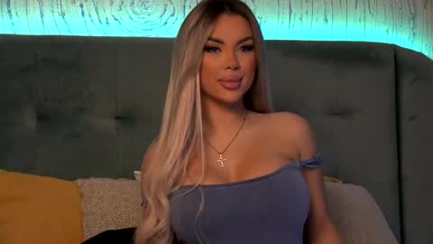 Snapshot of ivyrubens chatting on 02.18.25 Ivy online show from 02.18.25