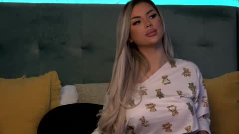 Snapshot of ivyrubens chatting on 02.19.25 Ivy online show from 02.19.25