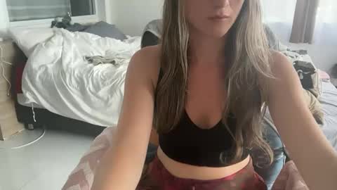 Snapshot of ivysagex chatting on 11.11.25 ivysagex online show from 11.11.25