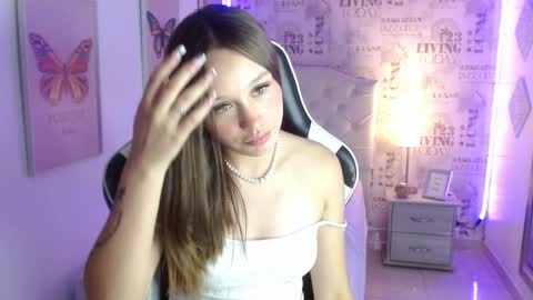 Snapshot of ivyy_crystal chatting on 01.30.25 Ivy online show from 01.30.25