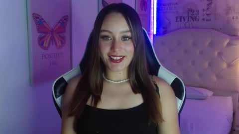 Snapshot of ivyy_crystal chatting on 02.19.25 Ivy online show from 02.19.25