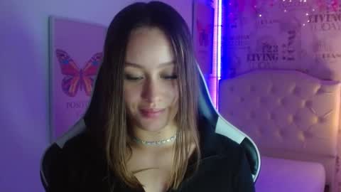 Snapshot of ivyy_crystal chatting on 02.28.25 Ivy online show from 02.28.25