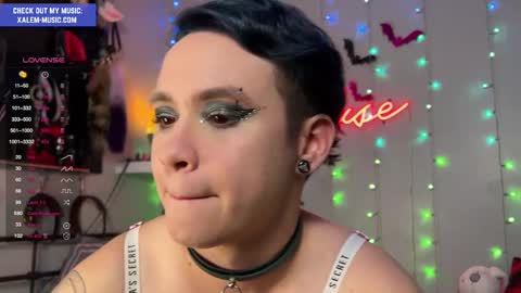 Muse hethey online show from 12.20.24