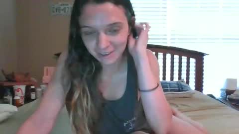 ixxievixxie online show from 09.28.25