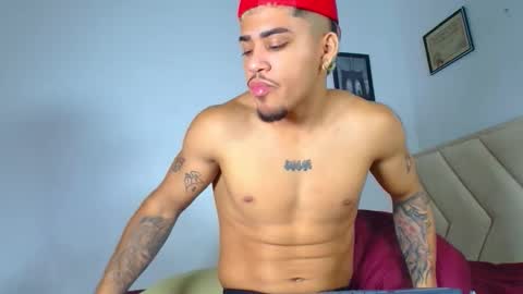 izaack online show from 11.15.25