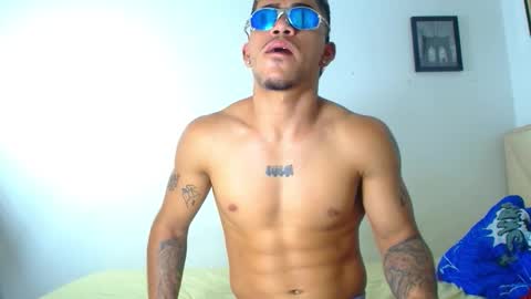 izaack online show from 12.23.25