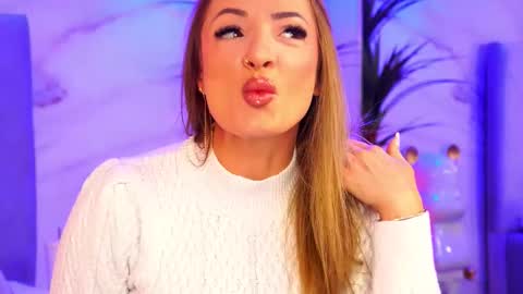 izabelle_02 online show from 12.22.25