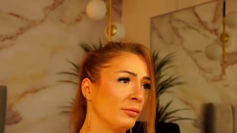 Snapshot of izabelle_02 chatting on 02.08.26 izabelle_02 online show from 02.08.26