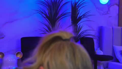 Snapshot of izabelle_02 chatting on 03.22.26 izabelle_02 online show from 03.22.26