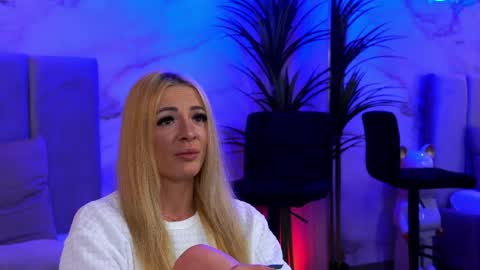 Snapshot of izabelle_02 chatting on 04.02.26 izabelle_02 online show from 04.02.26