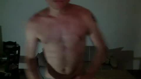 Snapshot of izealvaro chatting on 10.18.25 izealvaro online show from 10.18.25