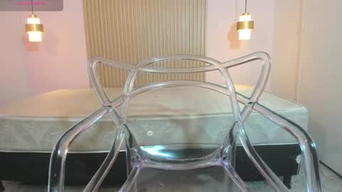 izelevans online show from 04.12.26