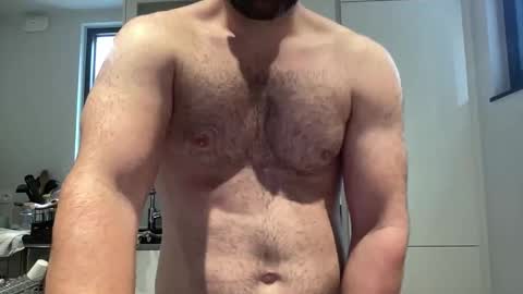 Izylduur online show from 09.09.25