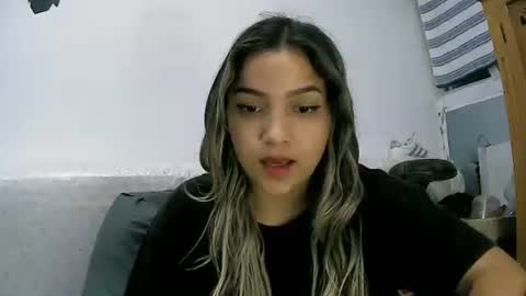 izzy_32 online show from 04.04.26