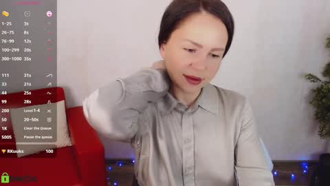 Queen of nylon  Victoria online show from 01.16.26