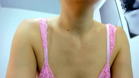 Snapshot of izzy_cum chatting on 12.22.24 Izzy online show from 12.22.24