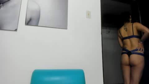 Snapshot of izzy_cum chatting on 01.19.25 Izzy online show from 01.19.25