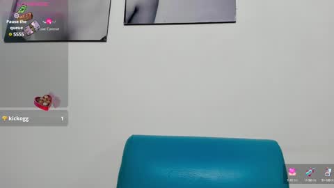 Snapshot of izzy_cum chatting on 02.02.25 Izzy online show from 02.02.25