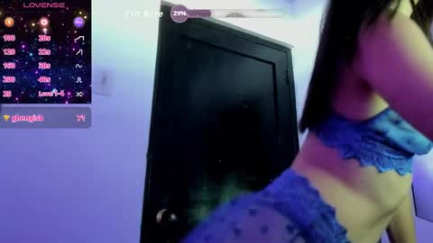 Snapshot of izzy_cum chatting on 10.04.25 Izzy online show from 10.04.25