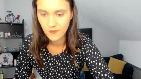 Snapshot of izzymonro chatting on 09.11.25 Izzy online show from 09.11.25