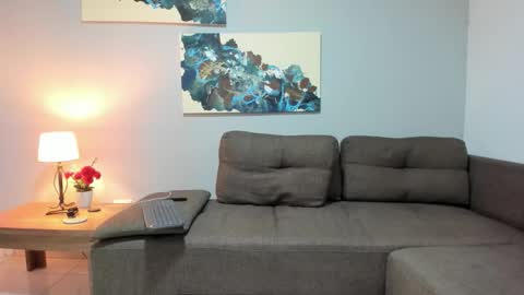 Snapshot of j_calix chatting on 11.18.25 Calix Independient model Insta and twt Calixsnake online show from 11.18.25