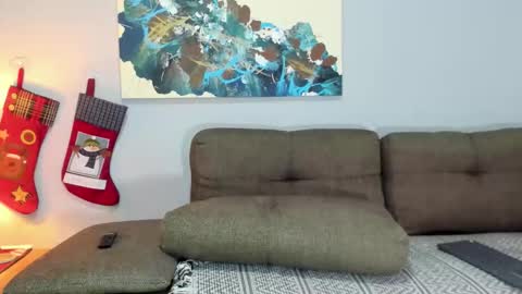 Snapshot of j_calix chatting on 12.14.25 Calix Independient model Insta and twt Calixsnake online show from 12.14.25