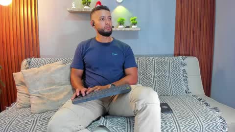 Calix  Independient model Insta and twt Calixsnake online show from 03.31.26