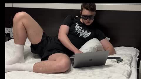 Snapshot of j_lyle_x chatting on 11.07.25 j_lyle_x online show from 11.07.25