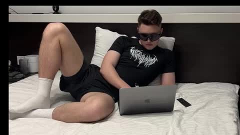 Snapshot of j_lyle_x chatting on 11.09.25 j_lyle_x online show from 11.09.25