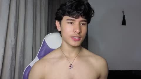 Snapshot of j_u_p_i_t_e_r chatting on 10.26.25 Noah online show from 10.26.25