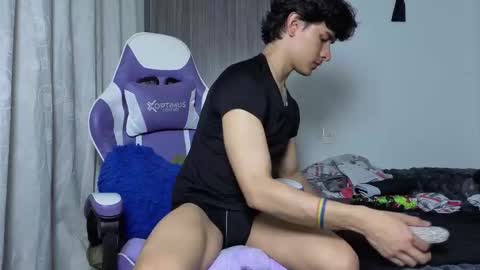 Snapshot of j_u_p_i_t_e_r chatting on 10.27.25 Noah online show from 10.27.25