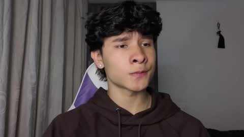 Snapshot of j_u_p_i_t_e_r chatting on 11.10.25 Noah online show from 11.10.25