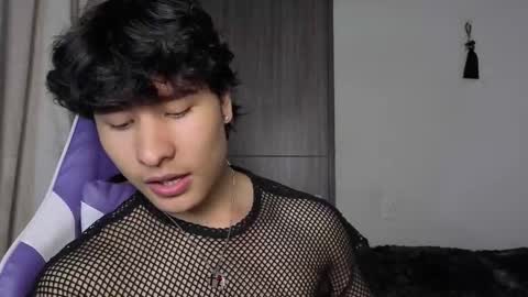 Snapshot of j_u_p_i_t_e_r chatting on 11.18.25 Noah online show from 11.18.25