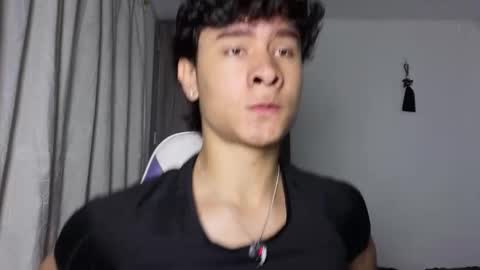 Snapshot of j_u_p_i_t_e_r chatting on 11.25.25 Noah online show from 11.25.25