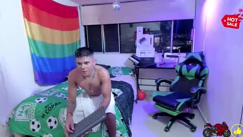 Snapshot of jack_castell chatting on 11.19.25 JACK CASTELL online show from 11.19.25