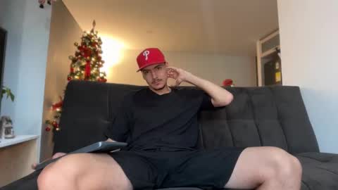 INDEPENDENT MODEL online show from 12.17.25