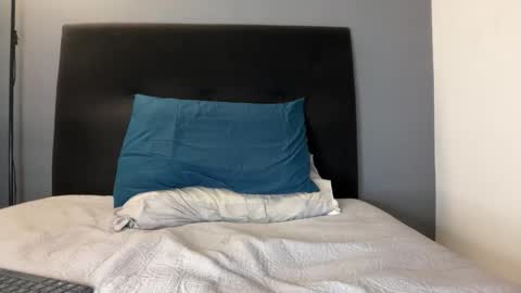 INDEPENDENT MODEL online show from 03.11.26