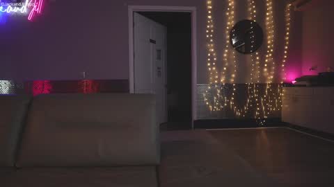 Snapshot of jackandjill chatting on 10.06.25 JackJill online show from 10.06.25