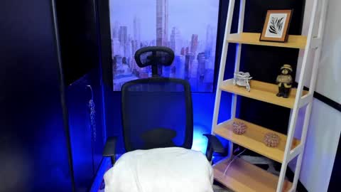 Snapshot of jackblanco_ chatting on 01.10.25 Jack White online show from 01.10.25